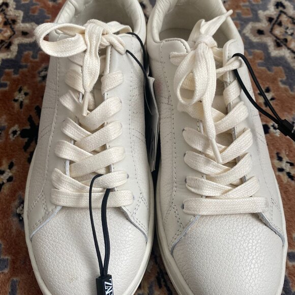 Running shoes - Picture 3 of 5